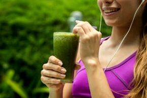 consuming green smoothies to lose weight